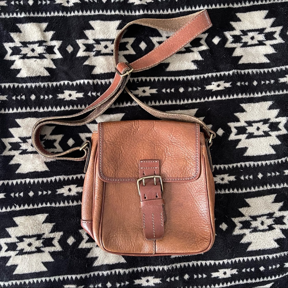 Wilson’s Leather Crossbody